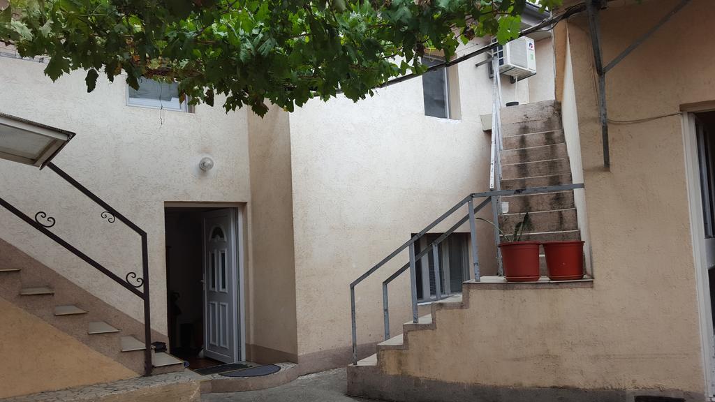 Apartmani Emil Podgoriţa Exterior foto
