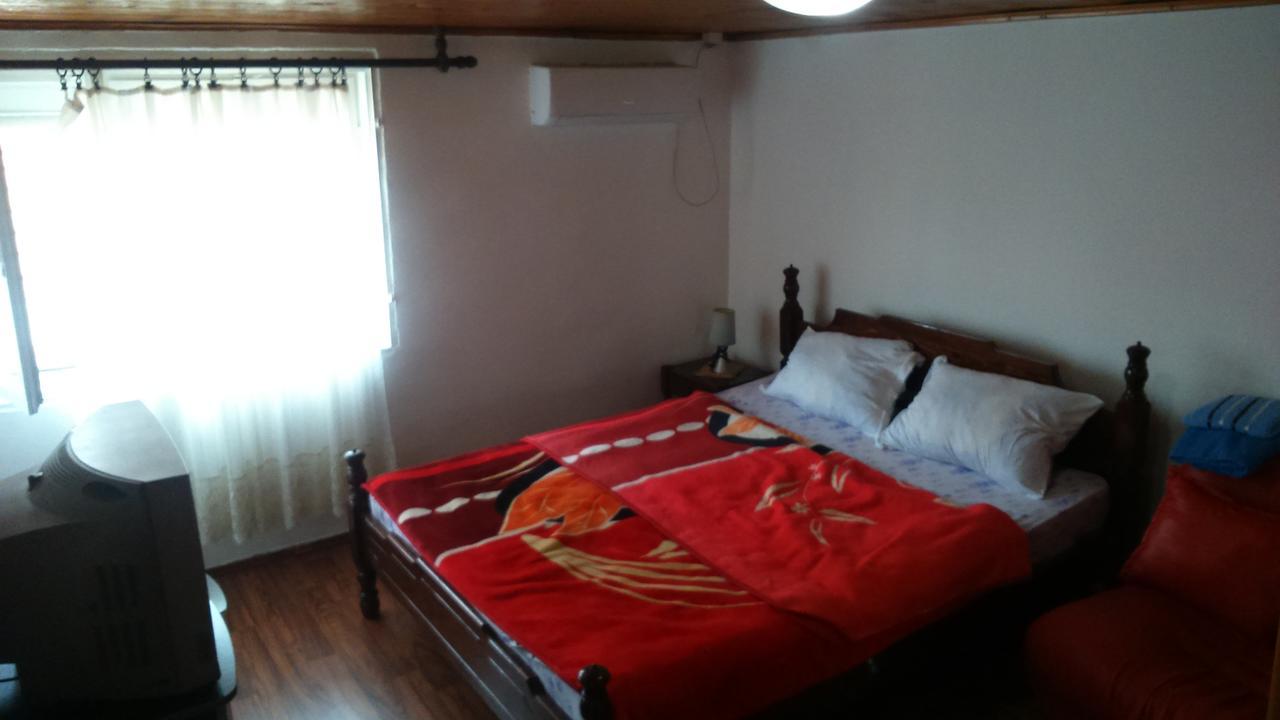 Apartmani Emil Podgoriţa Exterior foto